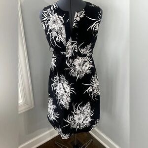 Old Navy Black and White Sleeveless V-Neck Midi Dress